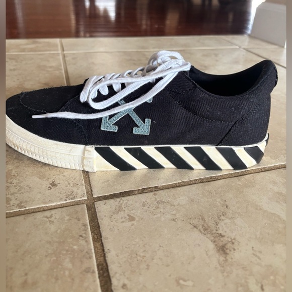 Off-White Men Sneakers - Picture 5 of 14